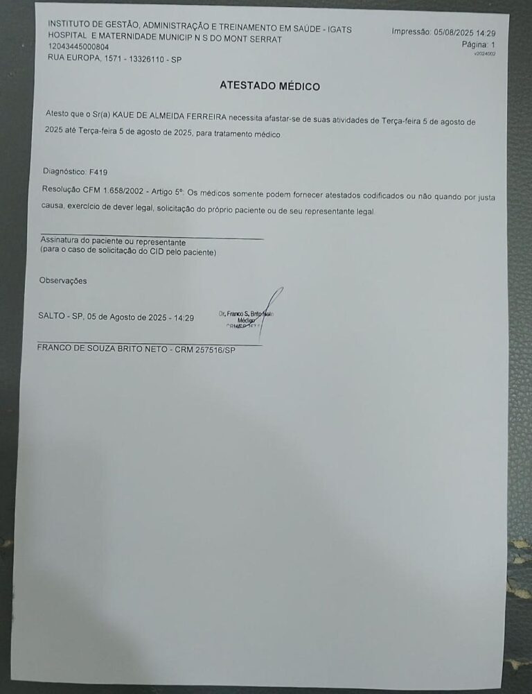 Close em um documento digital destacando a chave de autenticação do atestado médico.